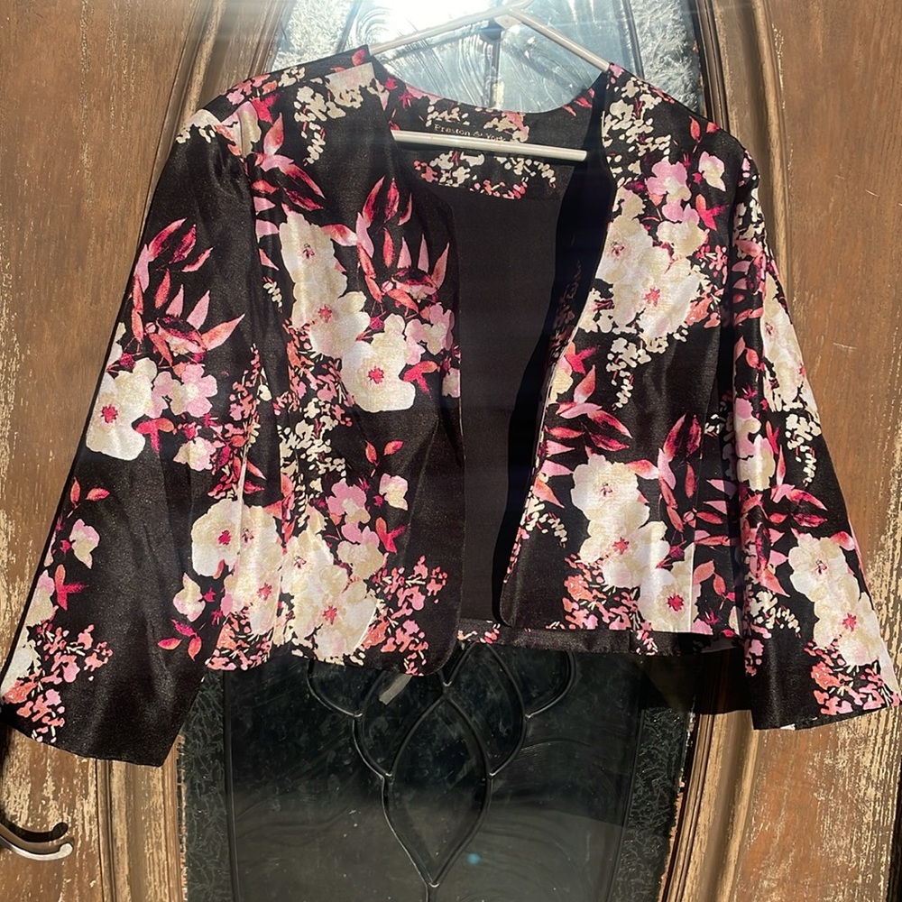 Preston & York Cropped floral blazer Jacket! Size 16